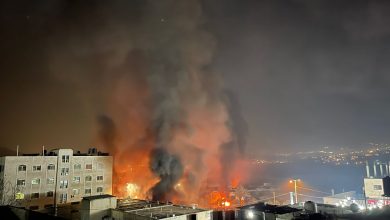 Keterangan Foto: Pemukiman yang dibakar oleh tentara Israel. Sumber Foto: twitter @JalalAK_jojo