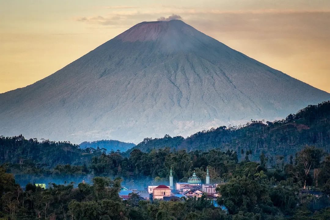 Mahasiswa Unsoed Meninggal Dunia saat Pendakian di Gunung Slamet