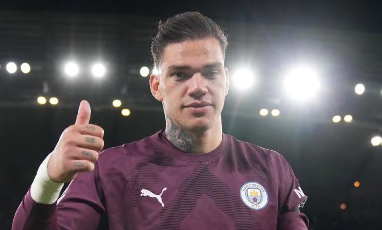 Ederson (Kiper Man City). Sumber foto: Twitter @City_Zone