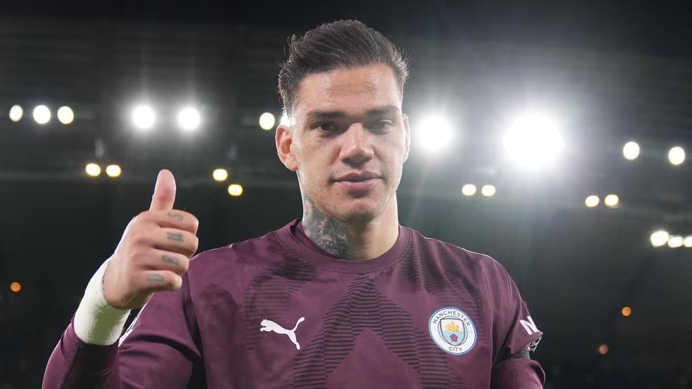 Ederson (Kiper Man City). Sumber foto: Twitter @City_Zone