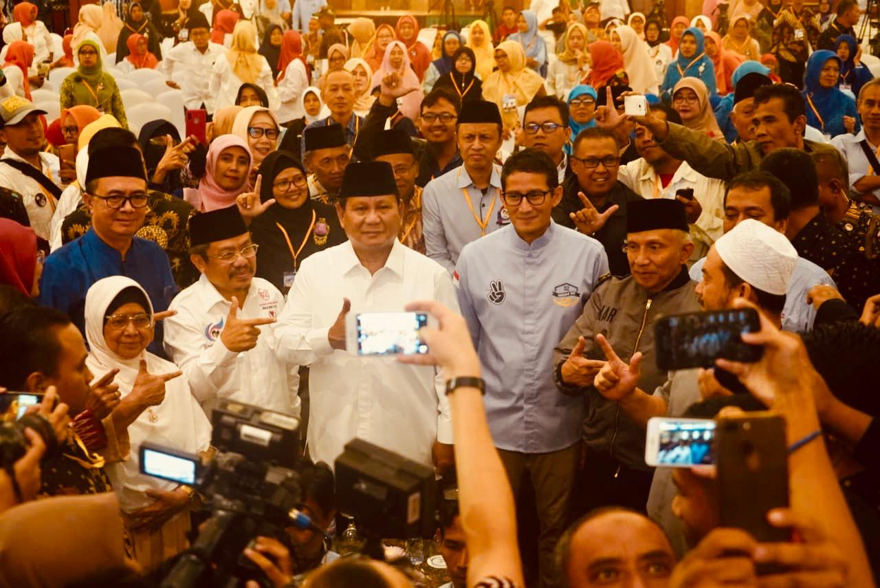 Suasana Kebersamaan Prabowo-Sandi dengan Amien Rais di Pilpres 2019, Sumber Foto: Twitter/ @sandiuno