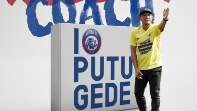 Putu Gede (Pelatih Baru Arema). Sumber foto: Twitter @AremafcOfficial