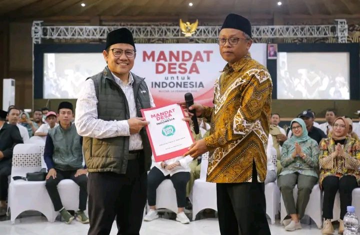 Gus Muhaimin Menerima Mandat Calon Presiden dari Ratusan Kades se-Jawa Timur. Sumber Foto: Facebook A Muhaimin Iskandar