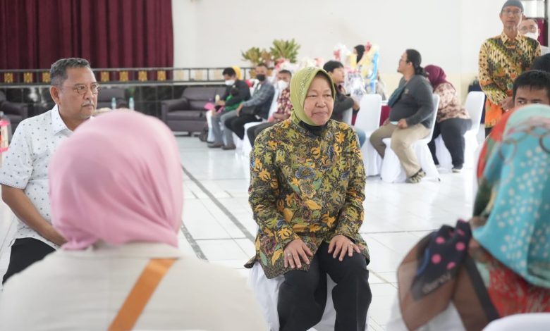 Tri Rismaharini (Menteri Sosial) Sumber Foto: Website Kemensos