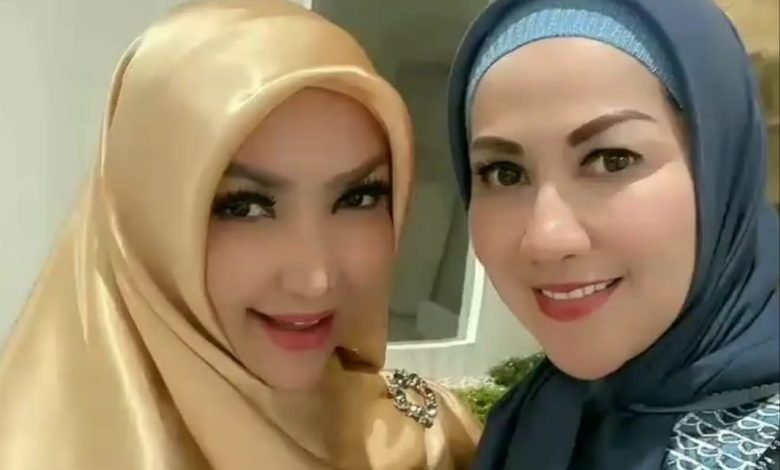 Venna Melinda dan Roro Fitria Sumber foto: Instagram @roro.fitria1989