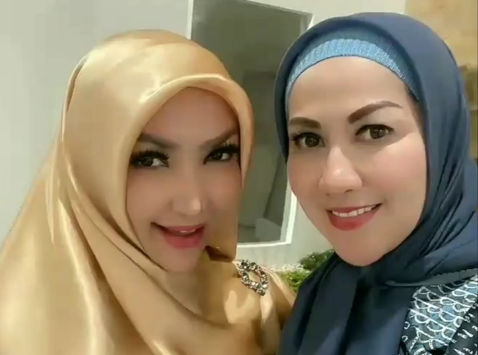 Venna Melinda dan Roro Fitria Sumber foto: Instagram @roro.fitria1989