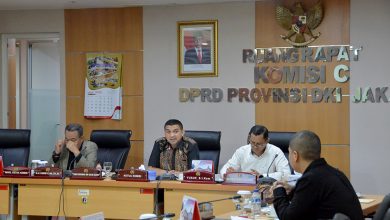 Rencana Penghapusan Aset 417 Bus Transjakarta, DPRD DKI Tak Ingin Terburu Rapat Komisi C DPRD Provinsi DKI Jakarta. Sumber Foto: Tangkapan Layar Twitter @dprddkijakarta