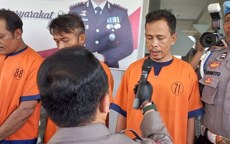 Tiga pelaku spesialis bobol tembok. Sumber foto: Polri.go.id.