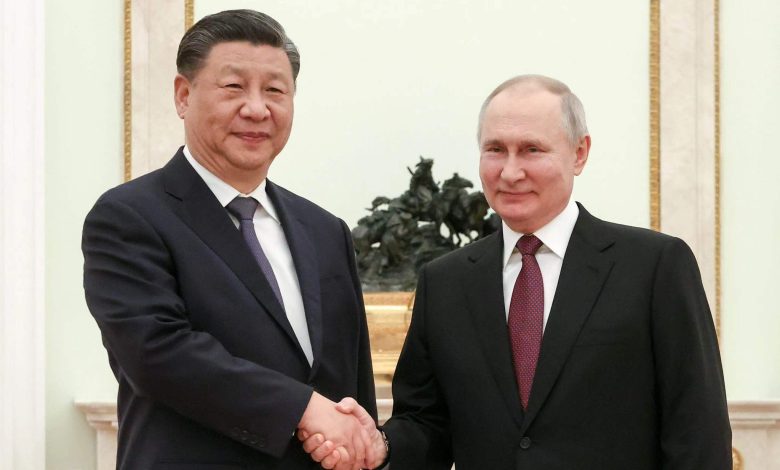 Keterangan Foto: Xi Jinping (Presiden China) dan Vladimir Putin (Presiden Rusia) ketika mengadakan pertemuan. Sumber Foto: Twitter @ayubu_madenge