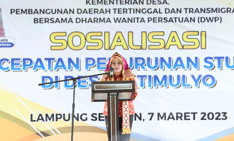 Penasihat Dharma Wanita Persatuan Kemendes PDTT, Lilik Umi Nashriyah. Sumber foto: Humas Kemendes PDTT