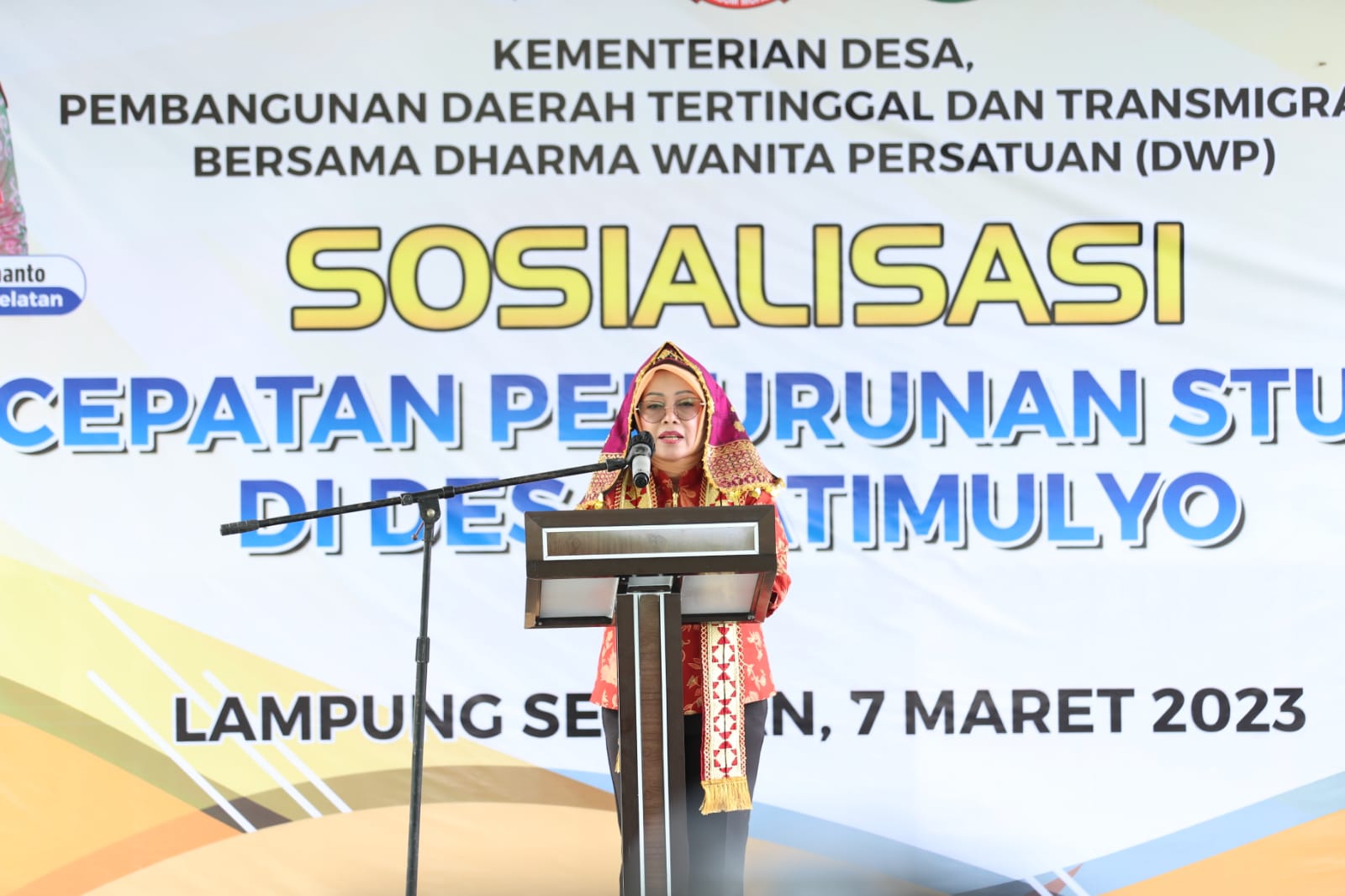 Penasihat Dharma Wanita Persatuan Kemendes PDTT, Lilik Umi Nashriyah. Sumber foto: Humas Kemendes PDTT