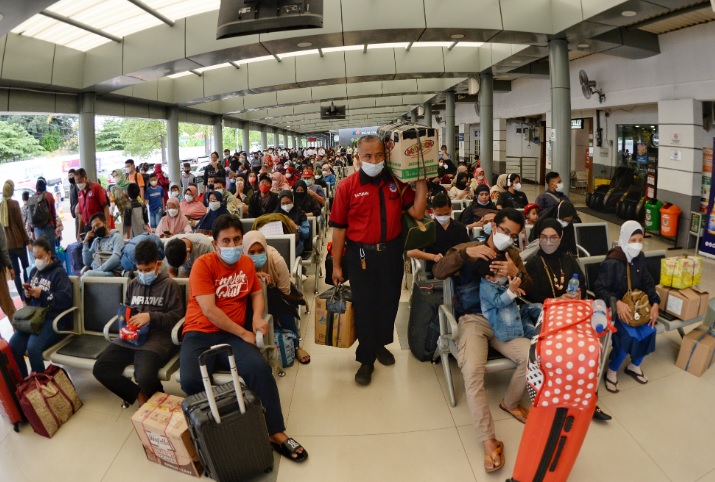 Antrean panjang pemudik lebaran 2023. Sumber foto: BKIP Kemenhub