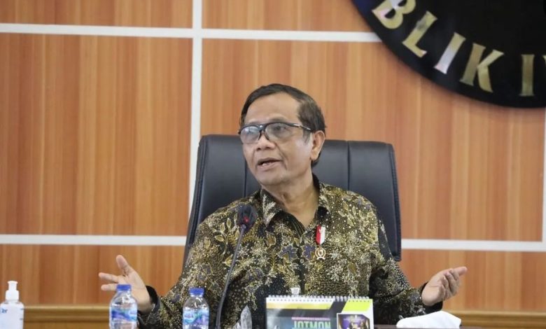 Indikasi Lakukan Pencucian Uang, Mahfud MD Laporkan 69 Pegawai DJP ke Sri Mulyani