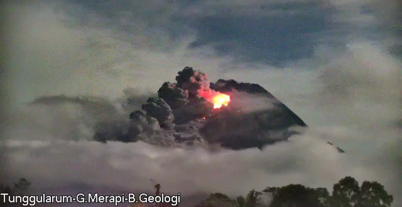 Erupsi Gunung Merapi. Sumber Foto: Tangkapan Layar Twitter @BPPTKG