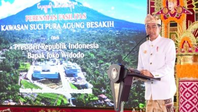 Joko Widodo (Presiden RI) saat meresmikan penataan kawasan suci Gunung Agung, Bali. Sumber foto: BPMI Setpres/Muchlis Jr