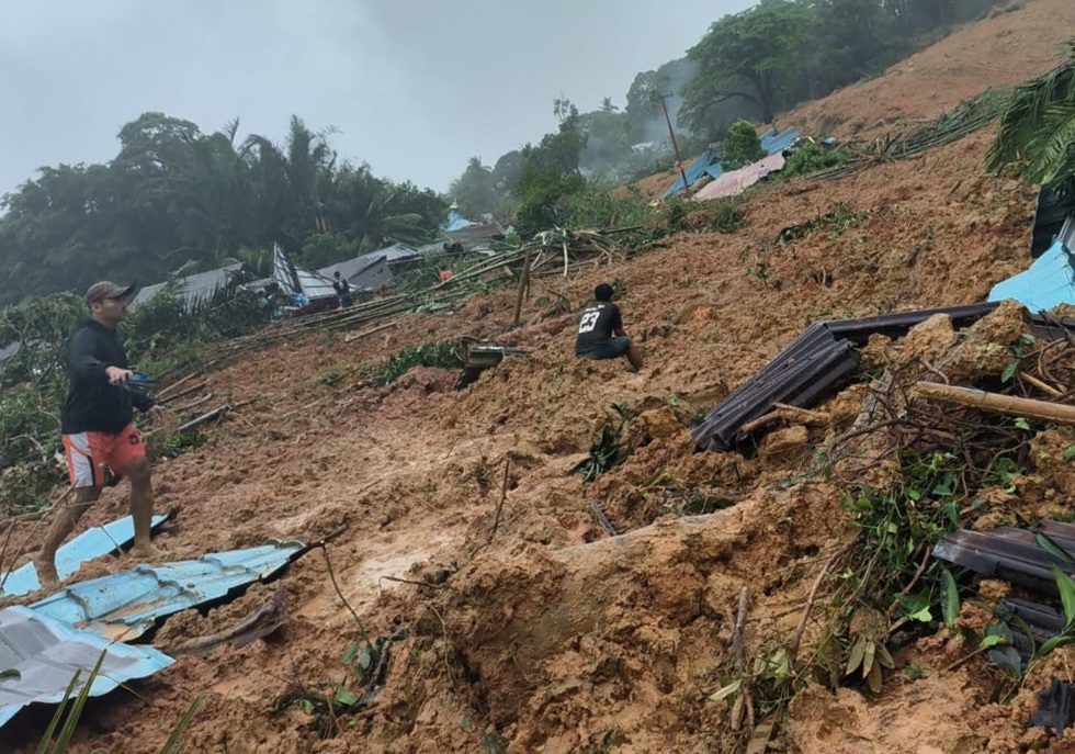 Situasi bencana longsor Natuna. Sumber foto: Twitter @BNPB_Indonesia