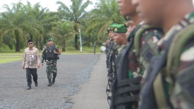 Pemberangkatan 400 Prajurit Satgas Yoniif 623/BWU ke Papua. Sumber foto: Tangkapan Layar Twitter @korem101