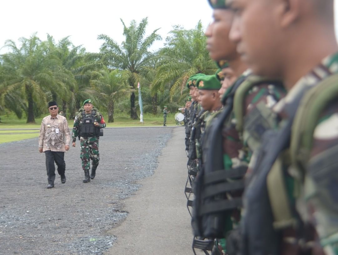 Pemberangkatan 400 Prajurit Satgas Yoniif 623/BWU ke Papua. Sumber foto: Tangkapan Layar Twitter @korem101