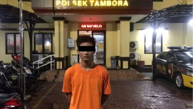 Tersangka ASM berhasil ditangkap Polsek Tambora. Sumber foto: Instagram @Polsek_Tambora