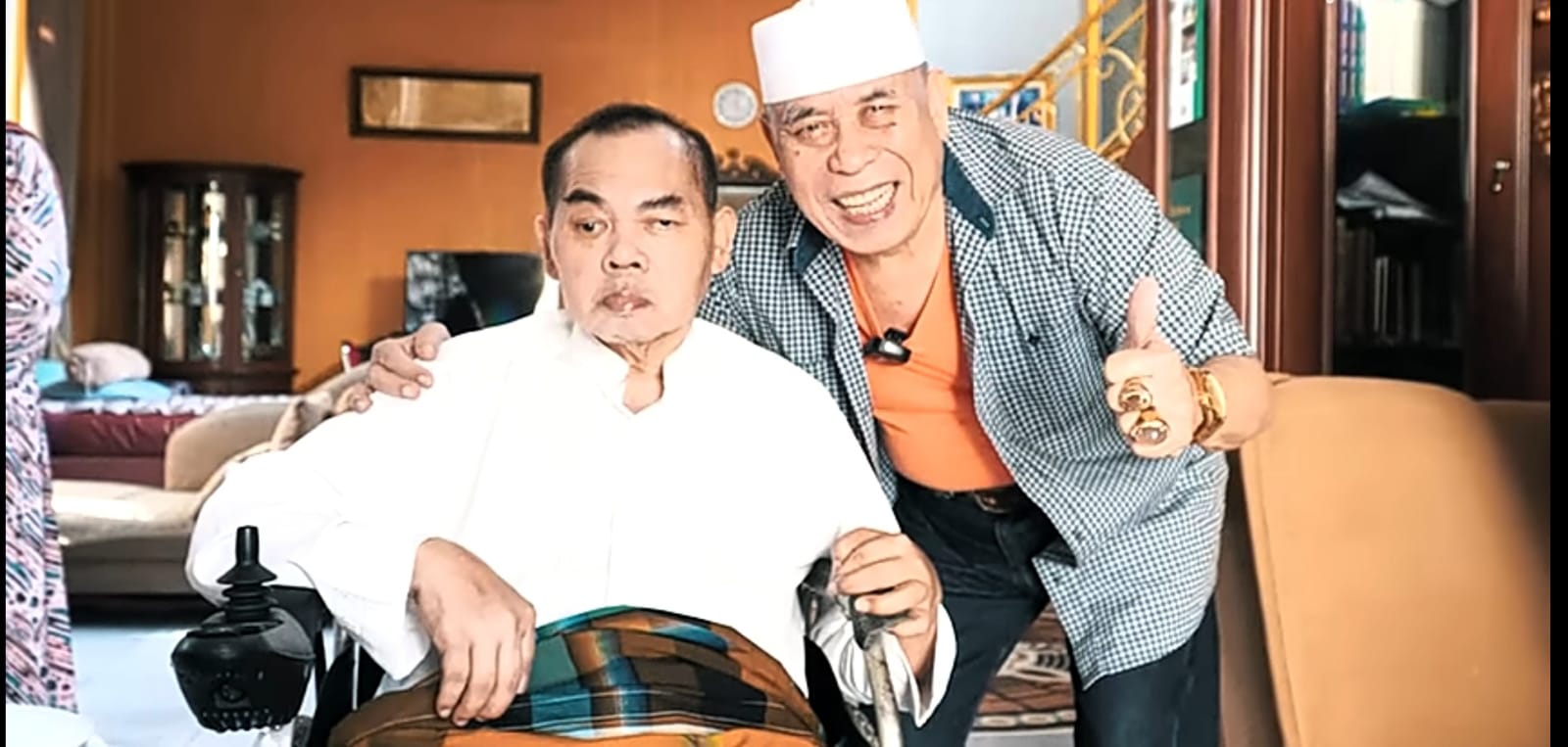 Mat sholar dan Latief Sitepu. Sumber foto: YouTube Latief Sitepu Channel