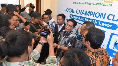 A. Halim Iskandar (Mendes PDTT) saat konferensi pers di Tulungagung Sumber foto: Humas Kemendes PDTT