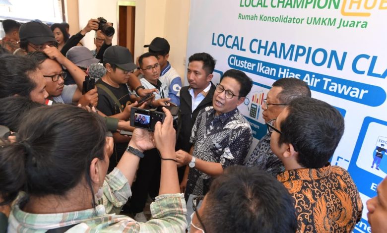 A. Halim Iskandar (Mendes PDTT) saat konferensi pers di Tulungagung Sumber foto: Humas Kemendes PDTT