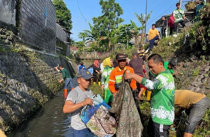 Cak Thoriq Ajak Masyarakat Lumajang Jaga Kebersihan Sungai Bersama