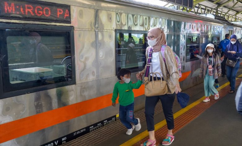 Aktifitas pemudik disalah satu Stasiun Kereta Api. Sumber foto: KAI
