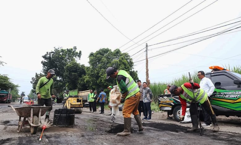 Pemkab Lumajang Targetkan Perbaikan Jalan Rampung Sebelum Lebaran