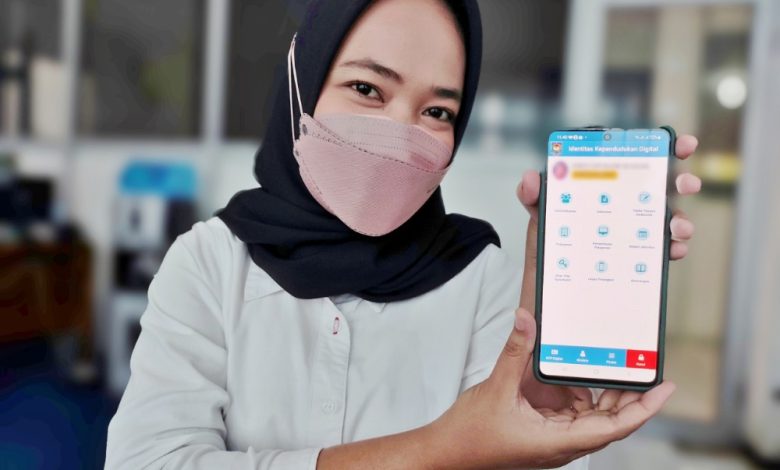 Ribuan Warga Lumajang Aktivasi Administrasi Kependudukan Secara Online