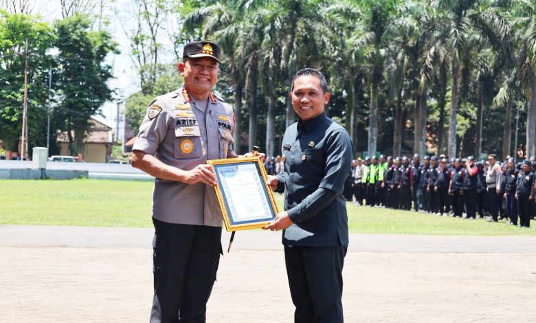 Dukung Kabtibmas, Cak Thoriq Dapat Penghormatan Brahmagola dari Kabaharkam Polri