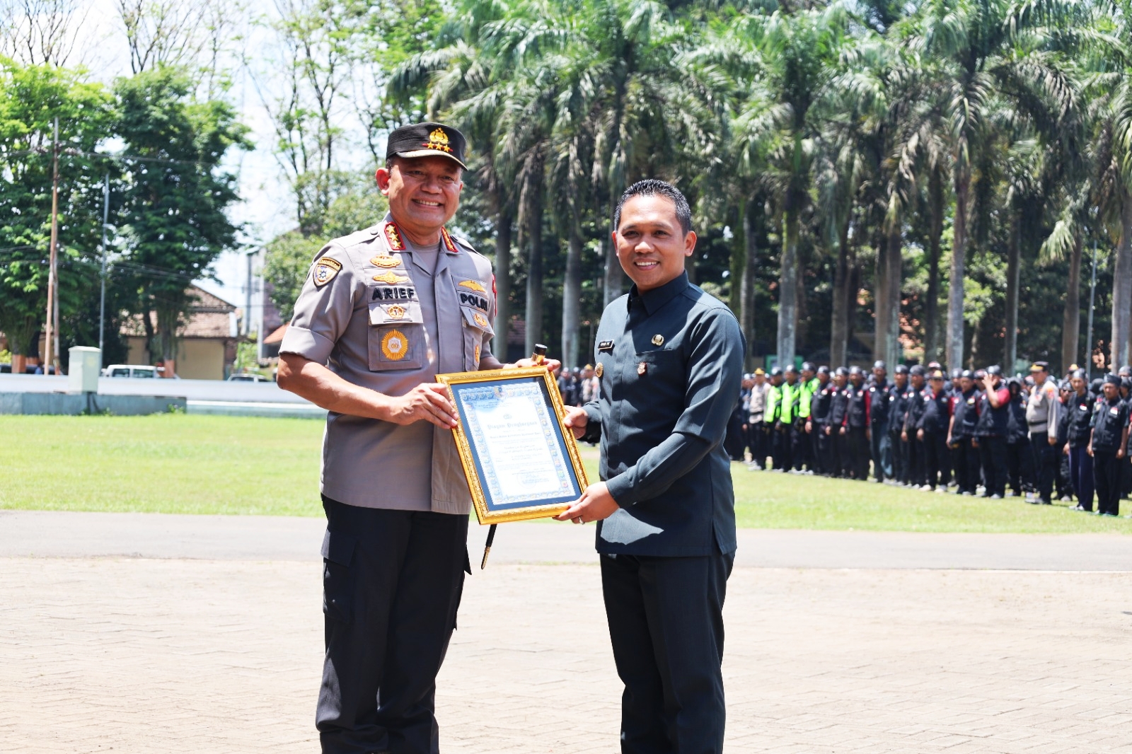 Dukung Kabtibmas, Cak Thoriq Dapat Penghormatan Brahmagola dari Kabaharkam Polri