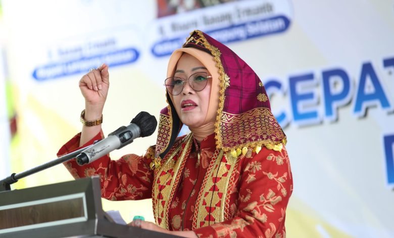 Penasihat Dharma Wanita Persatuan Kemendes PDTT, Lilik Umi Nashriyah. Sumber foto: Humas Kemendes PDTT