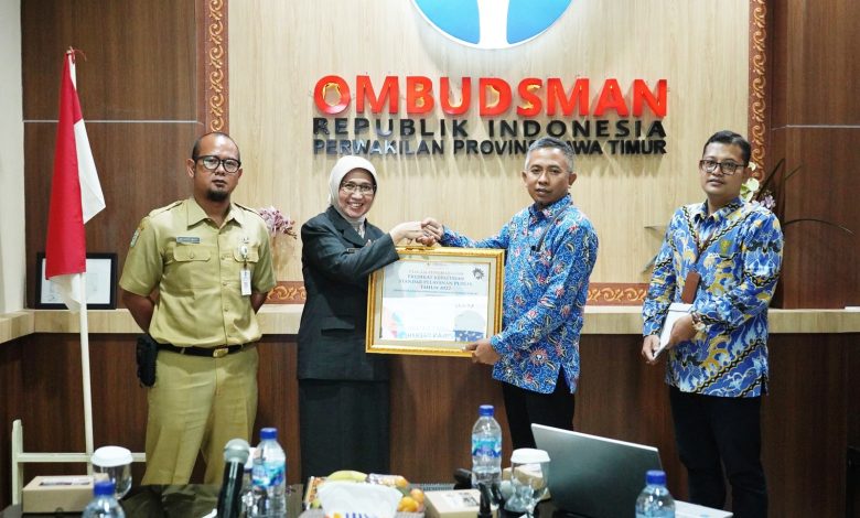 Pemkab Lumajang Kembali Raih Penghargaan Kepatuhan Tinggi Jatim Standar Pelayanan Publik Tahun 2022