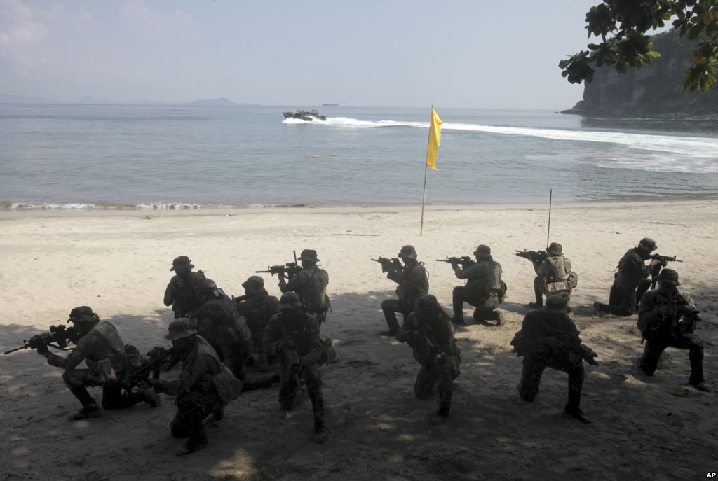 Militer AS dan Filipina saat menggelar latihan bersama. Sumber Foto: Twitter @fahmirizald