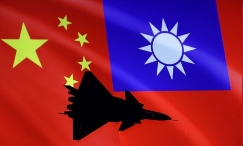 Bendera Taiwan dan China dengan gambar pesawat. Sumber Foto: twitter @bdleonanda