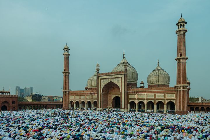 Hukum Melaksanakan Shalat Idul Fitri