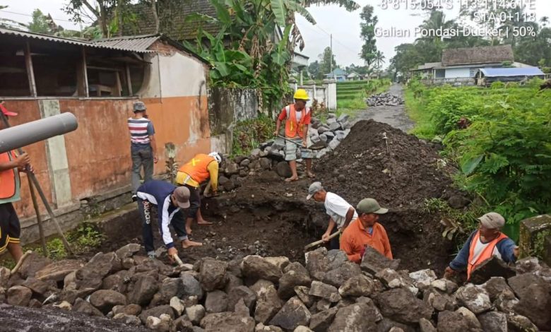 Cak Thoriq Gunakan Pola Padat Karya Perbaiki Jalan Menuju Hunian Relokasi