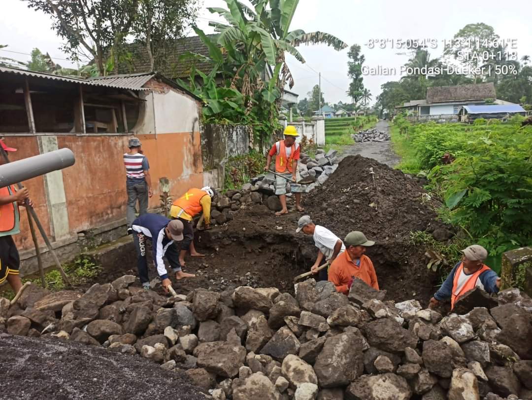 Cak Thoriq Gunakan Pola Padat Karya Perbaiki Jalan Menuju Hunian Relokasi