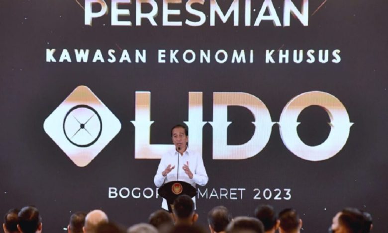 Joko Widodo (Presiden RI) resmikan kawasan ekonomi khusus. Sumber foto: BPMI Setpres/Rusman