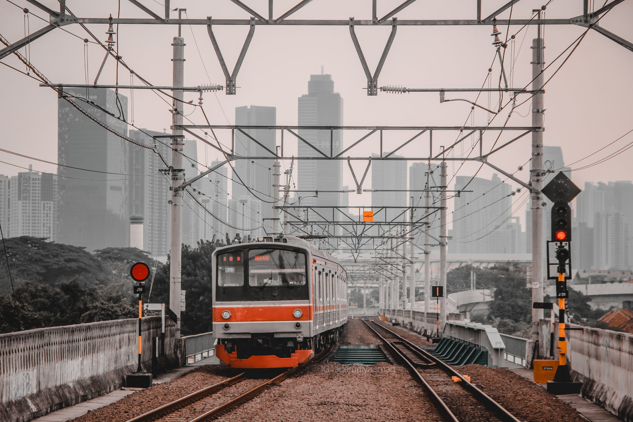 Kereta Rel Listrik (KRL). Sumber Foto: Twitter/@CommuterLine