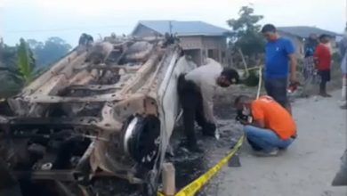 Kondisi mobil pencuri usai dibakar massa . Sumber Foto: Polri.go.id