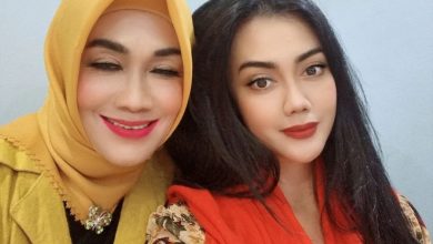 Ibunda Julia Perez dan Anggia Perez. Sumber foto: Instagram @anggitheperez