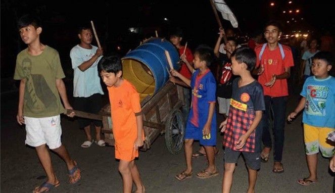 Tradisi Membangunkan Sahur di Beberapa Negara