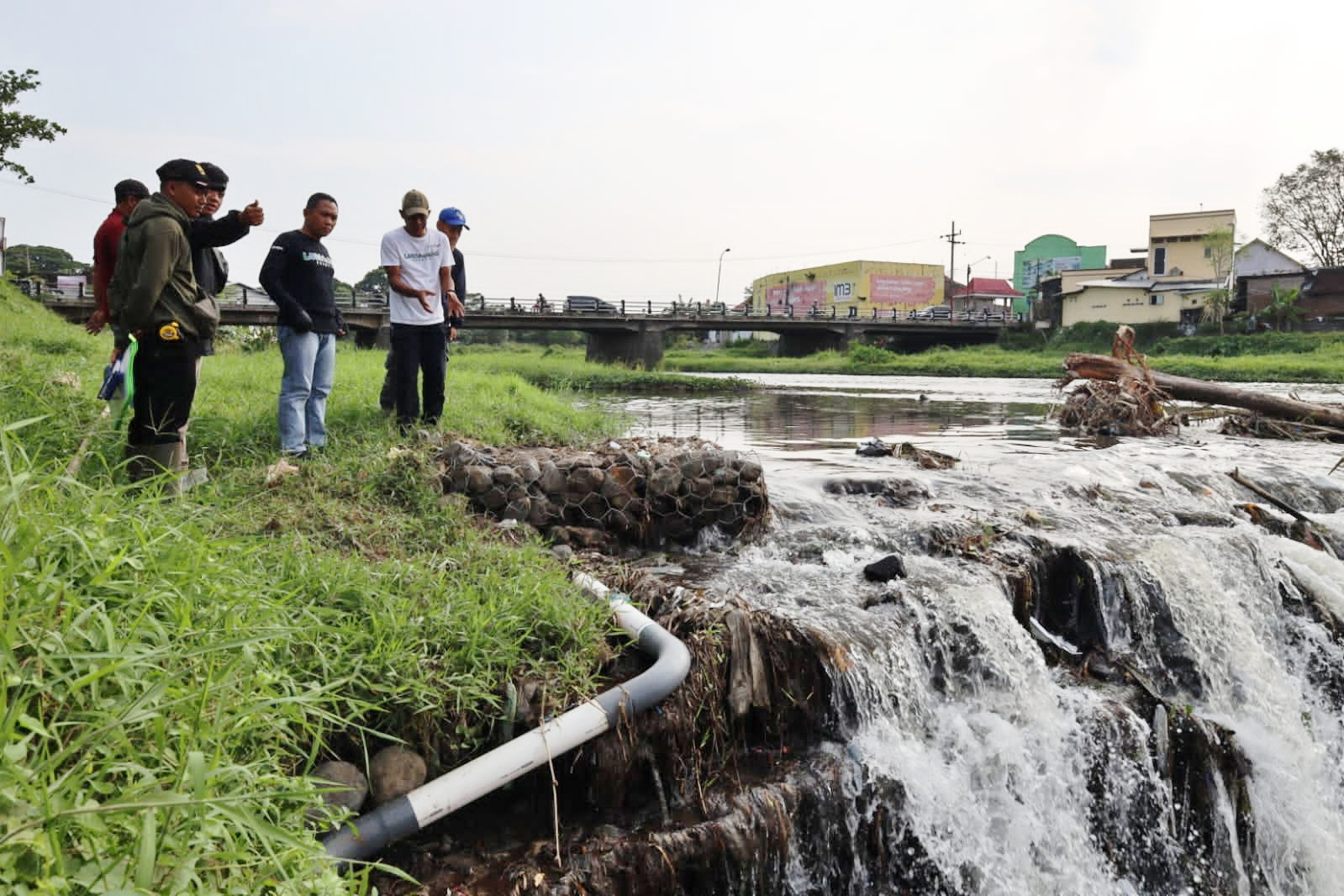 Petani Kesulitan Air akibat Dam Jebol, Cak Thoriq Akan Carikan Solusi