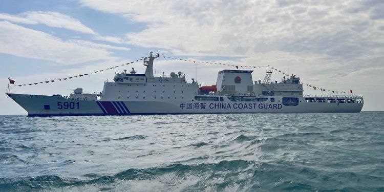 Kapal China di Laut LCS. Sumber Foto: Twitter @HarryRidwan__Ay