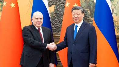 Mikhail Mishustin (PM Rusia) dan Xi Jinping (Presiden China). Sumber Foto: Twitter @SpokespersonCHN