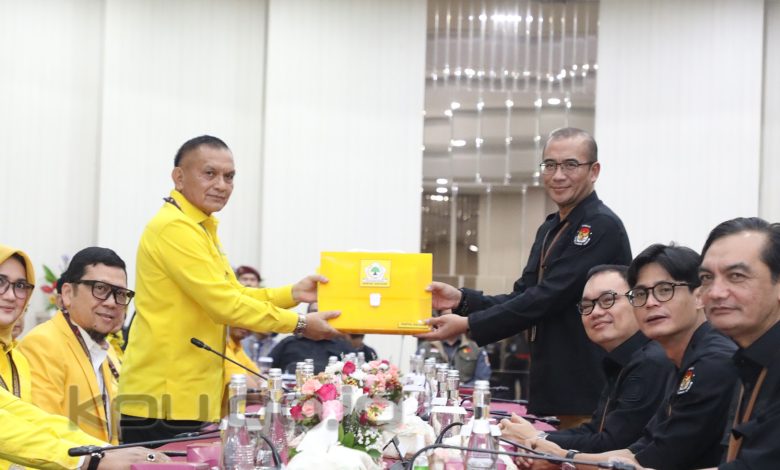 Partai Golkar Ajukan Bacalon DPR RI ke KPU. Sumber foto: KPU