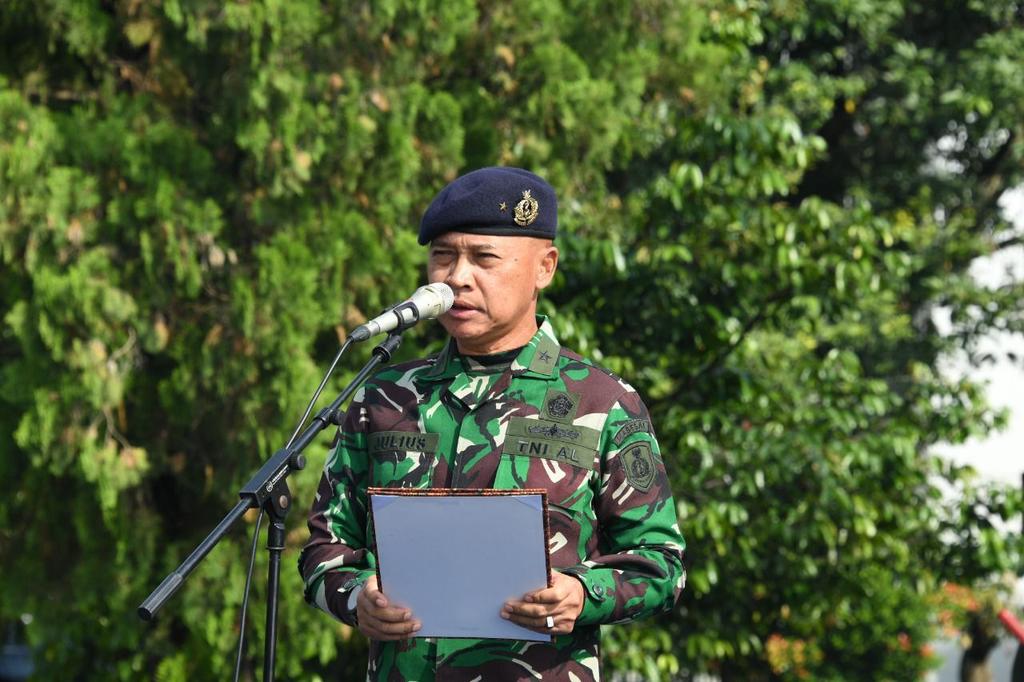 Laksamana Muda Julius Widjojono (Kapuspen TNI). Sumber foto: Puspen TNI