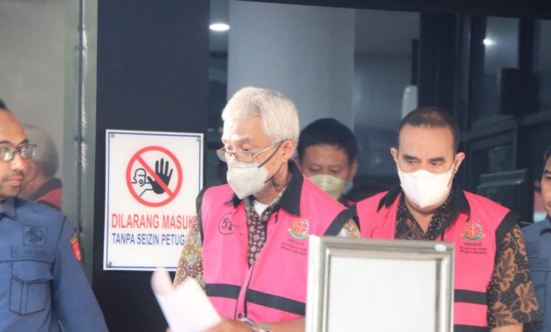 Para Tersangka Kasus Korupsi Proyek Fiktif PT Graha Telkom. Sumber foto: Kejaksaan Agung